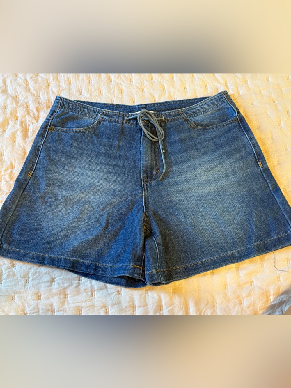 Habitual Kira Denim Shorts Size 26 Medium Wash Drawstring Waist